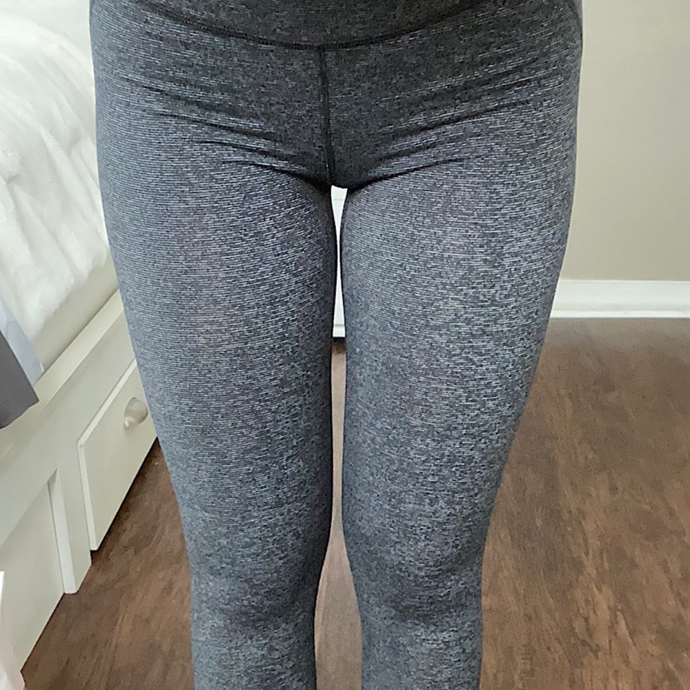 XS UNDER ARMOUR FITTED LEGGINGS